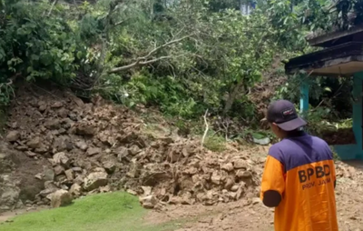 Hujan Deras Sebabkan Banjir dan Longsor di Kedungbanteng, Warga Sumawe Terpaksa Mengungsi