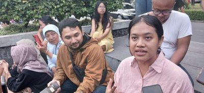 Bu Tejo Tilik Ikut Aksi Emak-Emak di Bunderan UGM, Kritik Keras Program Makan Bergizi Gratis