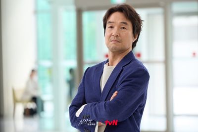 5 Drama Terbaik Han Suk Kyu: Dari Dokter Romantis sampai Profiler Legendaris!