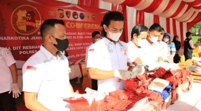 Polda Aceh Musnahkan 80 Kg Sabu Asal Thailand dan 1,3 Ton Ganja!