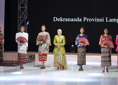 Lampung Fashion Tendance 2025, Tampilan Desainer Sejumlah Negara