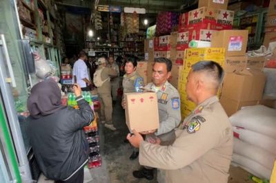 Satpol PP Sita Ribuan Karton Miras dari Distributor Ilegal Kawasan Pasar Jajan Kota Gorontalo