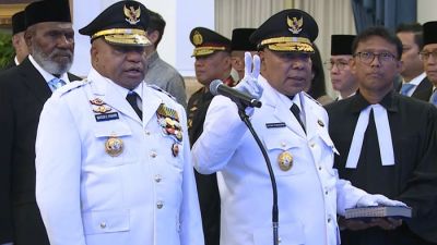 Pelantikan Gubernur dan Wakil Gubernur Papua di Istana Negara