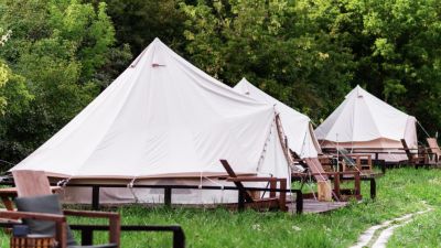 Menyelami Tren Glamping di Indonesia: Liburan Mewah di Alam Terbuka