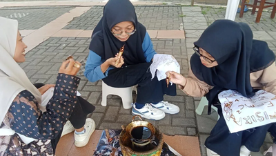 Menumbuhkan Cinta Batik di Kalangan Generasi Muda