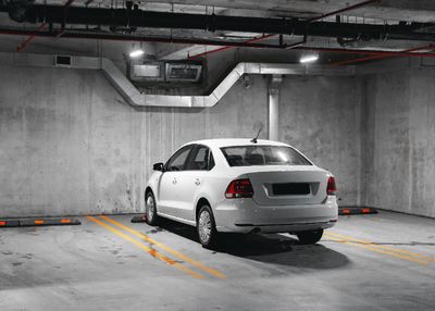 4 Cara Efektif Cegah Jamur di Mobil saat Parkir di Basement