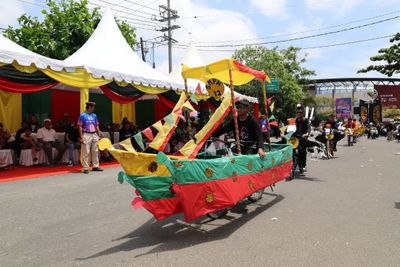 Pawai Budaya 2025 Ramaikan Festrival Iraw Tengkayu XIV