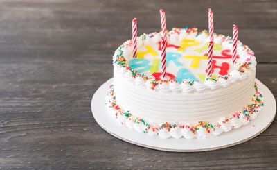 5 Arti Mimpi Beli Kue Ulang Tahun Menurut Primbon Jawa, Pertanda Apa?