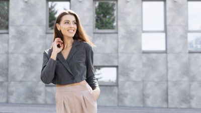 Tren Gaya Smart Casual untuk Wanita Karier di Indonesia