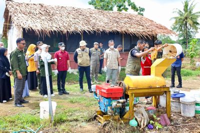 Bupati Bone Kagum, Pemuda Bone Olah Sampah Jadi Pakan Bernilai Ekonomi Tinggi