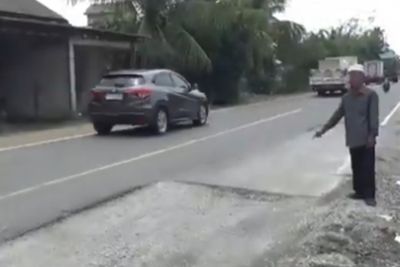 Baru Diperbaiki, Jalan Nasional di Muaro Jambi Kembali Rusak