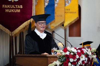 Prof. Jaka Triyana Dikukuhkan Guru Besar, Soroti Lemahnya Hukum Maritim RI Hadapi Konflik Bersenjata di Laut