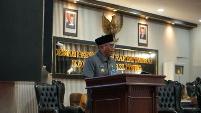 Bupati Belitung Sampaikan Proyeksi PAD Tahun 2025 dan 2026 Kepada Legislatif, Ungkap Alasan Menurunnya PAD