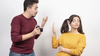 Menguasai Keterampilan Menolak: Cara Efektif Menjaga Hubungan Baik