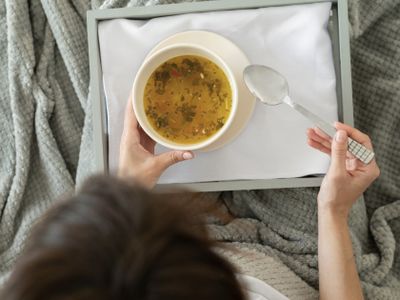7 Makanan Pereda Demam yang Realistis Bisa Cepat Sembuh