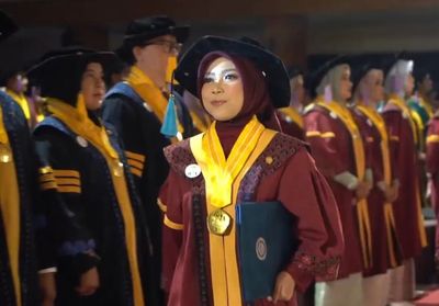 Intip Drama Biaya Toga di 6 Kampus Top Indonesia: Gratis, Beli atau Uang Jaminan?