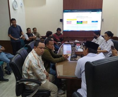 Walikota Beri 3 Mandat ke OPD untuk Atasi Masalah Eks Parkir ABA Malioboro Dalam Pekan Ini Termasuk Marak Parkir Liar, Warga Masih Merasa Dirugikan