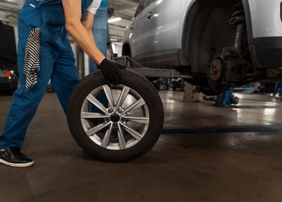 Jangan Sepelekan Rotasi Ban Mobil, Ini Alasannya