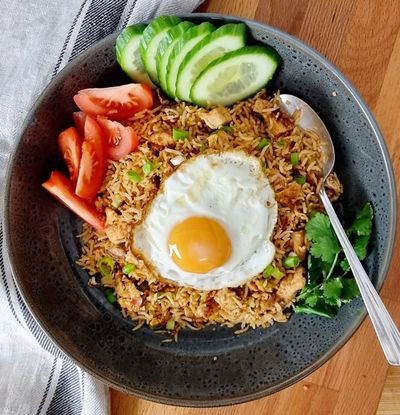 Resep Nasi Goreng Rendang Rasa Bintang 5 yang Enak Buat Bekal ke Kantor, Kuliner Autentik dari Padang