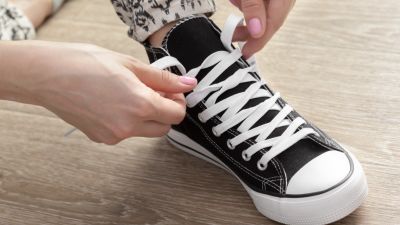 Cara Merawat Sepatu Kanvas Agar Tetap Kinclong