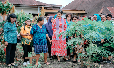 Lewat Program HATINYA PKK, Kahiyang Ayu Dorong Warga Siantar Manfaatkan Pekarangan Rumah