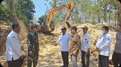 Jalan Penghubung Desa Pasedan-Ngotoko Kini Diperbaiki Lewat Program TMMD 2025