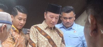 Sambutan Hangat Rektor Ova Kepada Jokowi Hadiri Dies Natalis Ke-62 Fakultas Kehutanan UGM: Beliau Sosok Kebanggaan Alumni