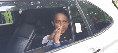 Candaan Menhut Raja Juli Akui Deg - degan Jokowi Hadiri Dies Natalis Fakultas Kehutanan UGM Ke-62 : Perut Saya Sampai Mules