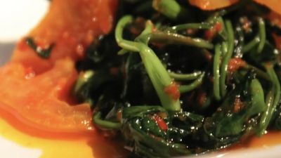 Tumis Kangkung Belacan: Warisan Kuliner Nusantara yang Menggugah Selera