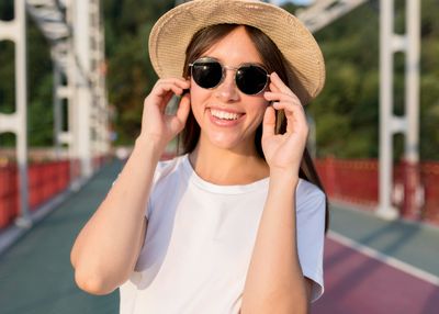 7 Tips Sederhana Menjaga Kesehatan Mata dari Paparan Sinar UV