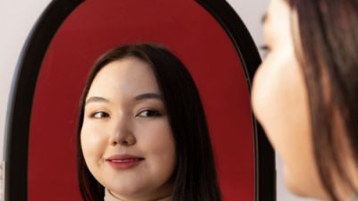 Mengenal Tren Mirror Selfie di Indonesia