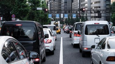 Tips Hemat Bensin Saat Terjebak Macet