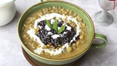 Bubur Kacang Hijau dengan Santan: Cita Rasa Tradisional Indonesia