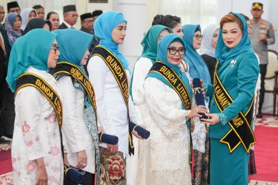 Neni Moerniaeni Resmi Jadi Bunda Literasi Kota Bontang, Siap Kobarkan Semangat Membaca di Kota Taman