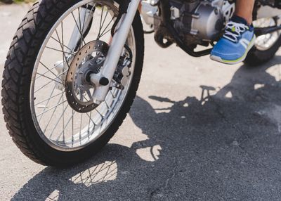 3 Alasan Tekanan Ban Depan dan Belakang Motor Harus Berbeda, Jangan Disamakan!