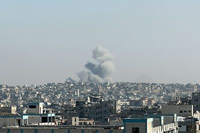 Serangan Udara Israel ke Dekat Sekolah di Gaza Tewaskan 10 Warga Palestina