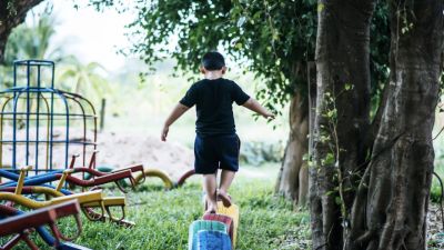Menghadapi Nostalgia: Cara Berdamai dengan Masa Lalu