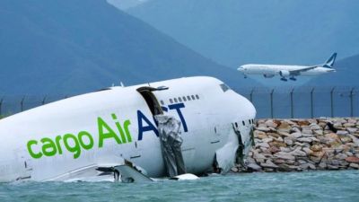 Kecelakaan Pesawat Kargo di Bandara Internasional Hong Kong: Dua Tewas