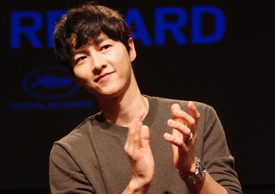 9 Drakor dan Film Song Joong Ki, Jadi Kapten Romantis sampai Mafia Keren!