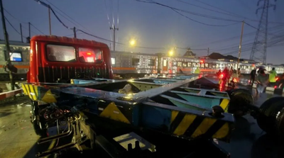 KA Harina Tabrak Truk di Perlintasan Kaligawe Semarang