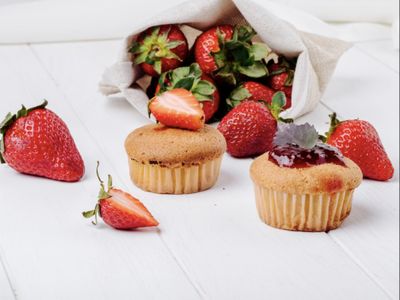 17 Caption Singkat tentang Muffin Stroberi Dalam Bahasa Inggris, Bikin Feed Makin Sweet!