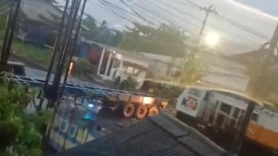 Kecelakaan Kereta Api Harina di Semarang: Tabrakan Serius dengan Truk Trailer