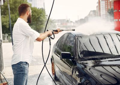 Cuci Mobil Pakai Semprotan Tekanan Tinggi, Aman atau Berisiko? Cek Faktanya!