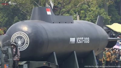 Kapal Selam Tanpa Awak KSOT-008 Siap Uji Coba di Surabaya