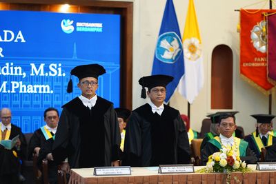 UGM Kukuhkan Dua Guru Besar Farmasi, Soroti Potensi Daun Sukun untuk Pengobatan Penyakit Jantung