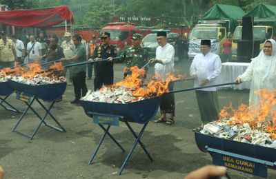 Peredaran Rokok Ilegal Harus Dihentikan, Pemkab Semarang Bakar Semua Batang Rokok Ilegal