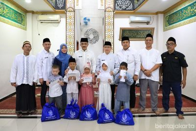 Pemkot Jakarta Selatan Santuni 40 Yatim Piatu di Kelurahan Pasar Minggu