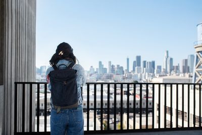 Fenomena Urban Loneliness: Saat Hidup di Kota Besar Justru Bikin Kesepian