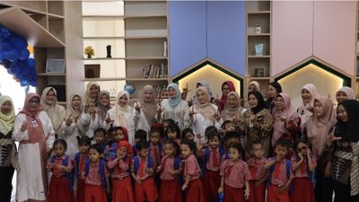 Menyapa Anak-anak Nawal Yasin Tinjau Fasilitas Perpustakaan Kabupaten Tegal