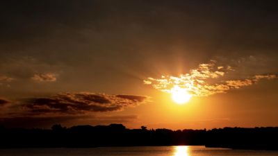 Pesona Senja: Mengungkap Makna di Balik Warna Langit